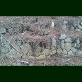 Muro no poboado do Castelo de Laias